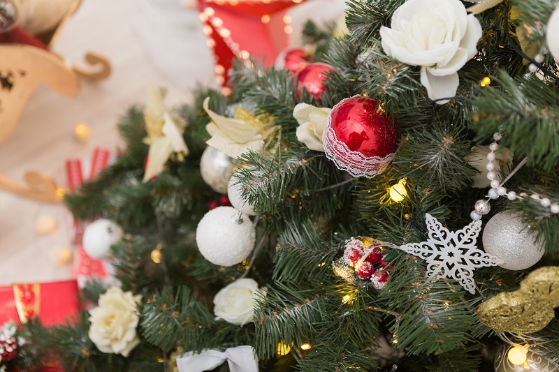 Sapin de Noël décoré