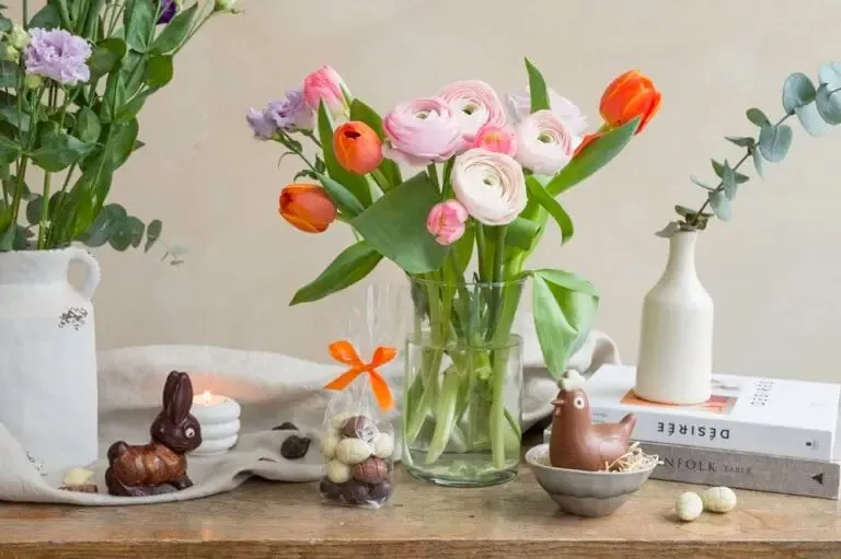 Bouquet printanier avec chocolats de Pâques
