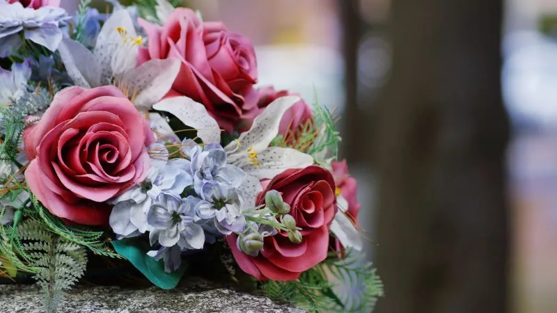 Est-il possible de faire fleurir une tombe sans se rendre au cimetière ?