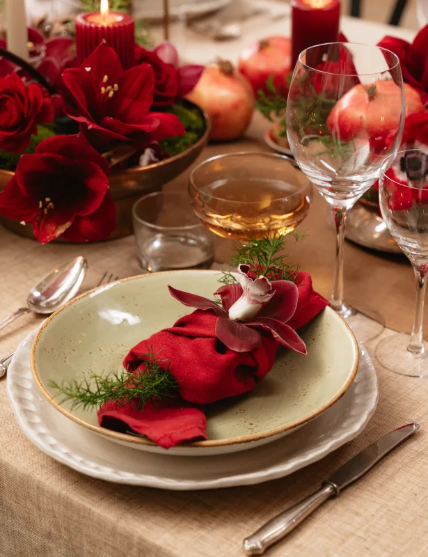 Magnifique fleurs sur les serviettes de Noël