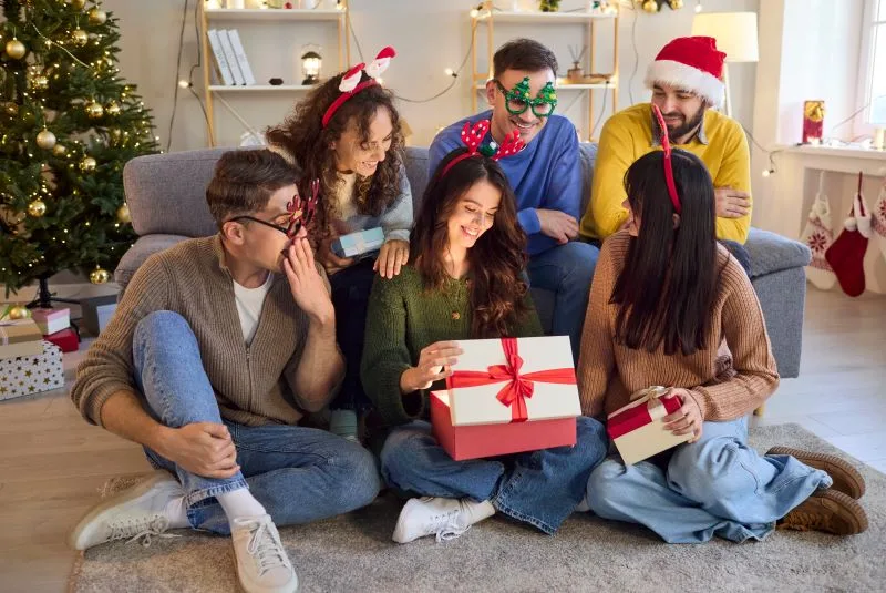 IdĂ©es de cadeaux groupĂ©s : comment choisir un cadeau collectif qui fait lâunanimitĂ©