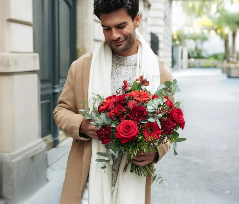 Cadeaux de Saint-Valentin pour homme : des fleurs et des cadeaux qu’il appréciera vraiment