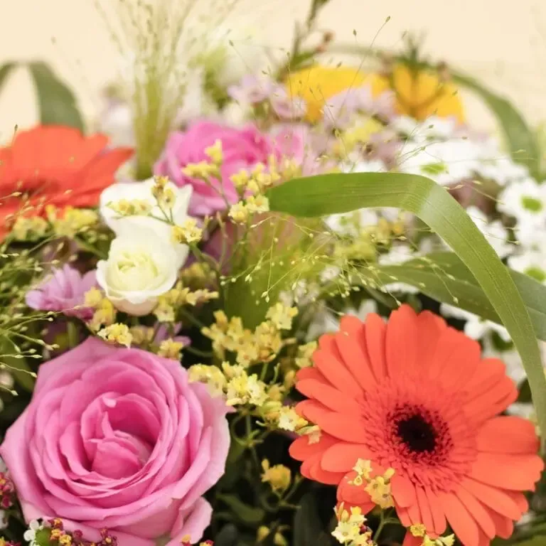 Bouquet de fleurs coloré en gros plan