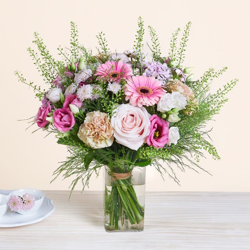 Bouquet de fleurs maman chérie dans son vase transparent