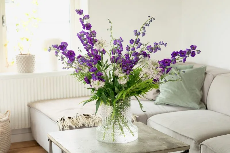 vase large pour fleurs en été