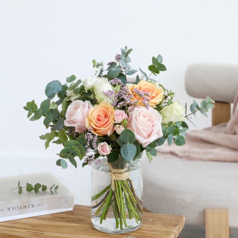 Bouquet de roses coupées dans un vase