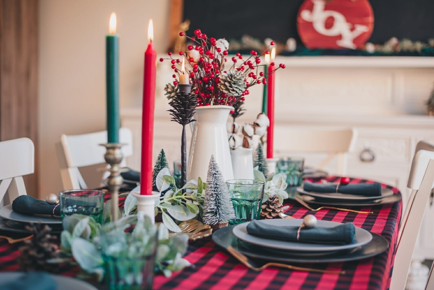 Créer soi-même un centre de table fleuri pour Noël | Interflora