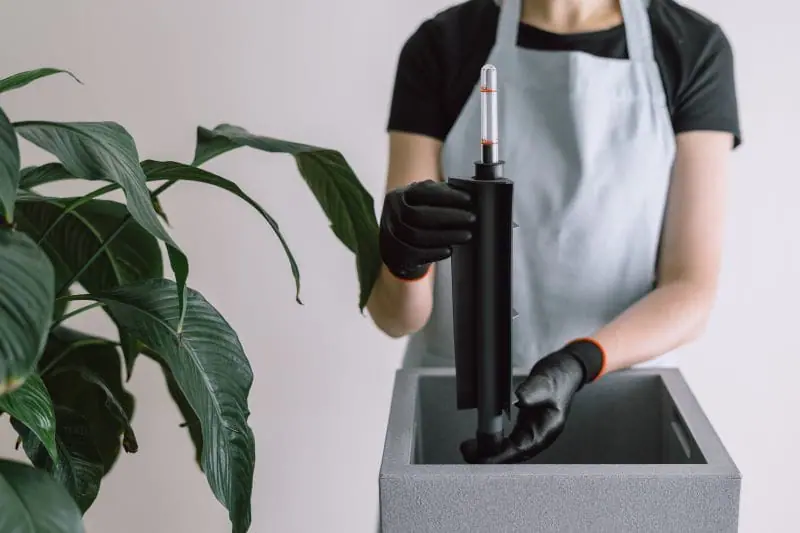 Pot pour une plante à réserve d'eau