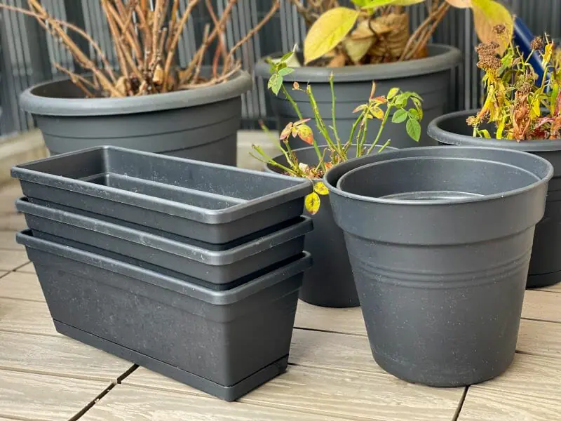 Pots de fleurs et jardinières en plastique pour l'extérieur