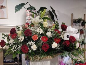 celine-fleurs-composition-cercueil