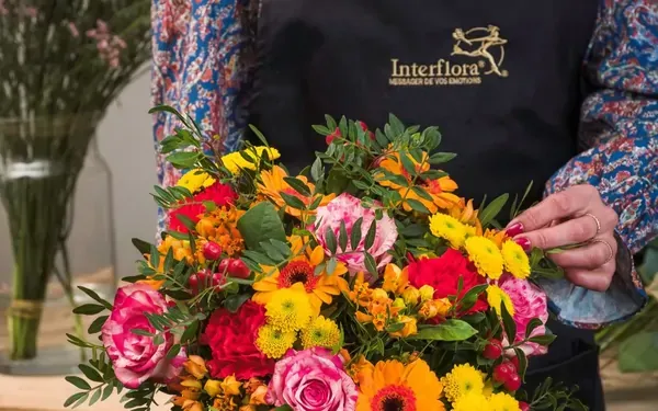 Bouquet colore fleuriste interflora