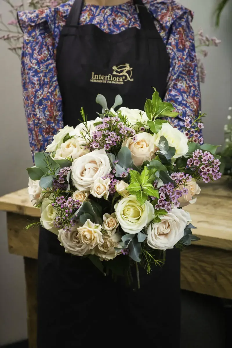 Bouquet clair fleuriste reseau interflora