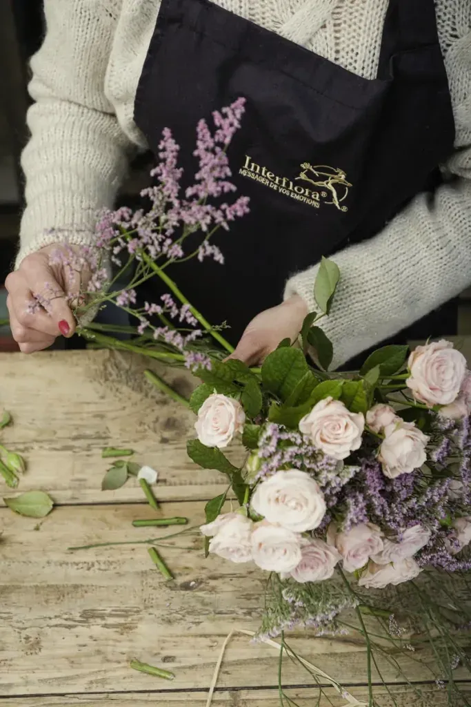 Confection bouquet roses fleuriste reseau interflora