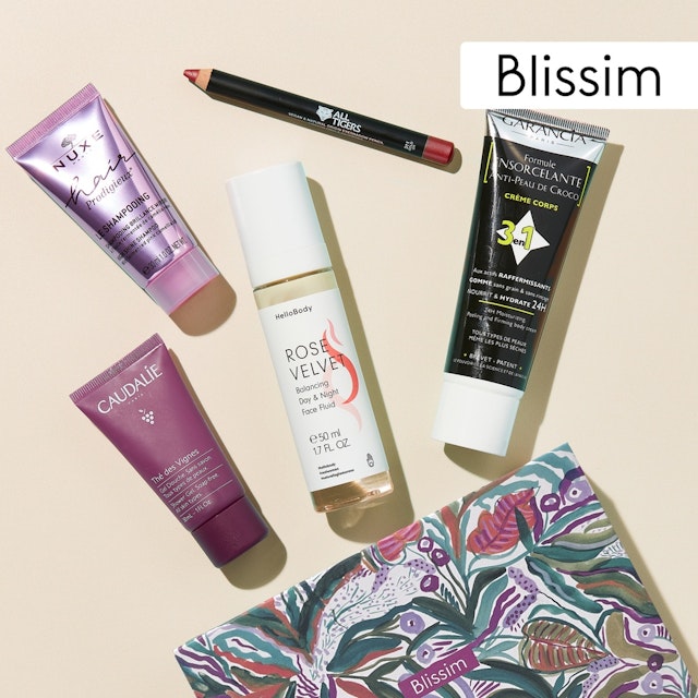 Brassée de roses roses et sa box beauté Blissim