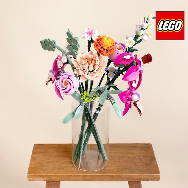 Coffret de fleurs LEGO® et son vase