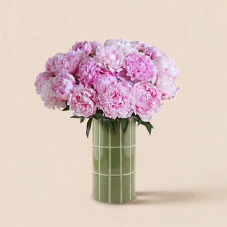 Brassée de pivoines pâle et son vase