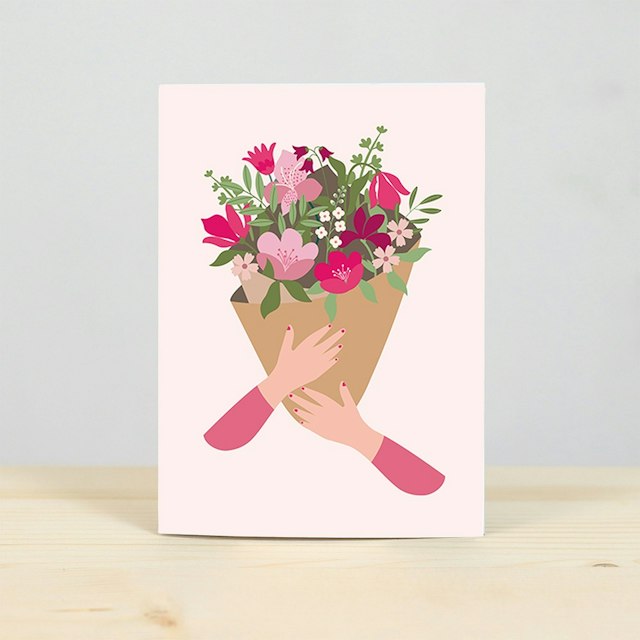 Brassée de roses et sa carte message Octobre rose