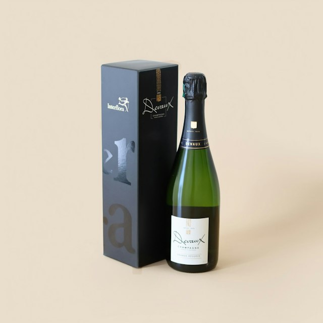 Joyeux anniversaire et son champagne