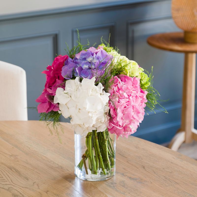 Brassée d'Hortensias et son vase - Interflora - Livraison bouquet de saison