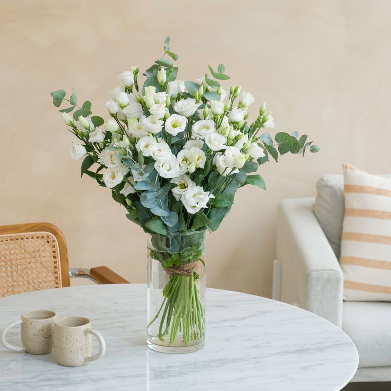 Brassée de lisianthus blancs - Interflora - Livraison en moins de 24h - Dès 29,90€ - Garantie satisf