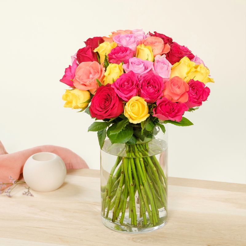 Brassée de roses multicolores - Interflora - Collection Fête des Grands-Mères
